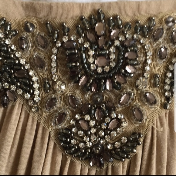 Beautiful nude dress with beaded embellishments - Picture 2 of 5